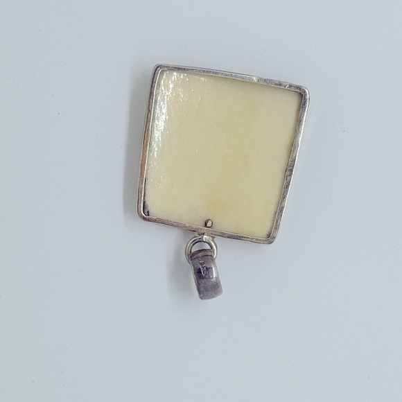 Mermaid Scrimshaw dyed in colors ivory and silver pendant - Picture 3 of 5